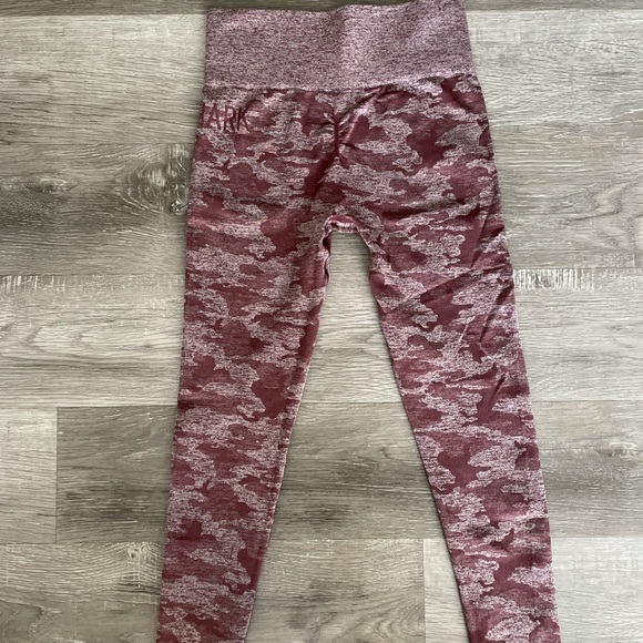 Gymshark Camo Seamless Leggings - Picture 3 of 5